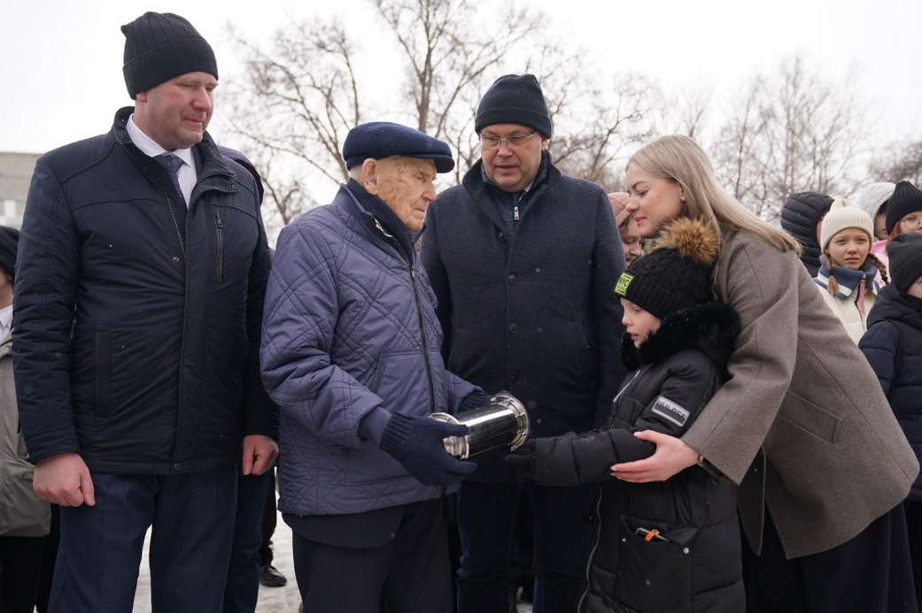 Илья Середюк поздравил Героя Кузбасса Анатолия Терехова со 100-летним юбилеем