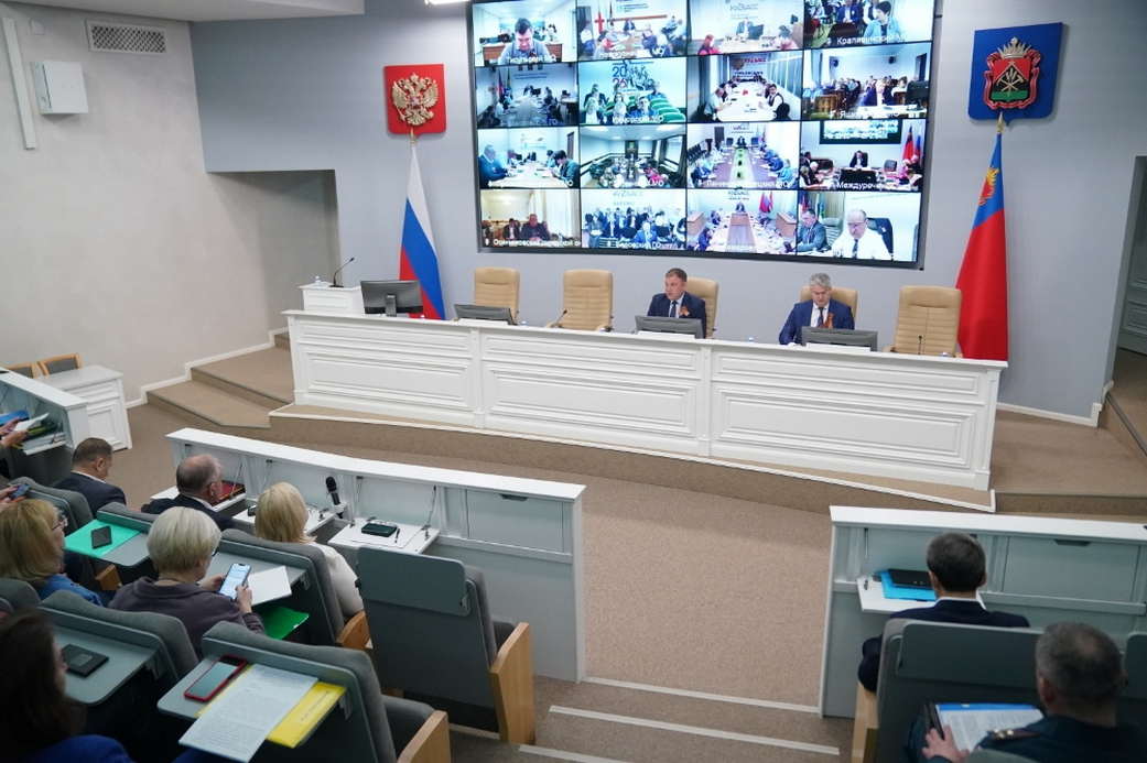 Паводок и подготовка к майским праздникам: Илья Середюк обозначил ключевые задачи на ближайшие дни Паводок и подготовка к майским праздникам: Илья Середюк обозначил ключевые задачи на ближайшие дни