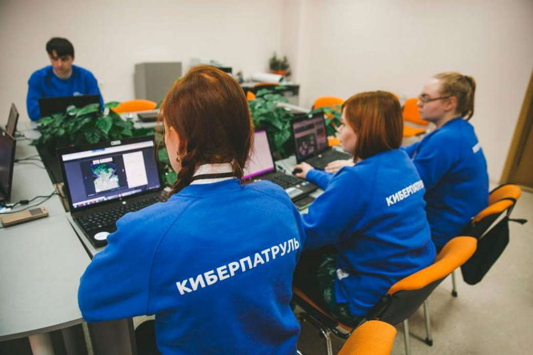 В России придумали кибердружины, чтобы защитить детей от опасного контента