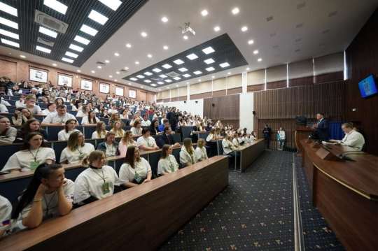 Илья Середюк дал старт Всероссийскому форуму молодых педагогов «Просвят» Илья Середюк дал старт Всероссийскому форуму молодых педагогов «Просвят»