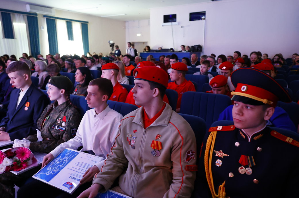 Более 2 тысяч кузбассовцев приняли участие в региональном фестивале «Победа за нами» Более 2 тысяч кузбассовцев приняли участие в региональном фестивале «Победа за нами»