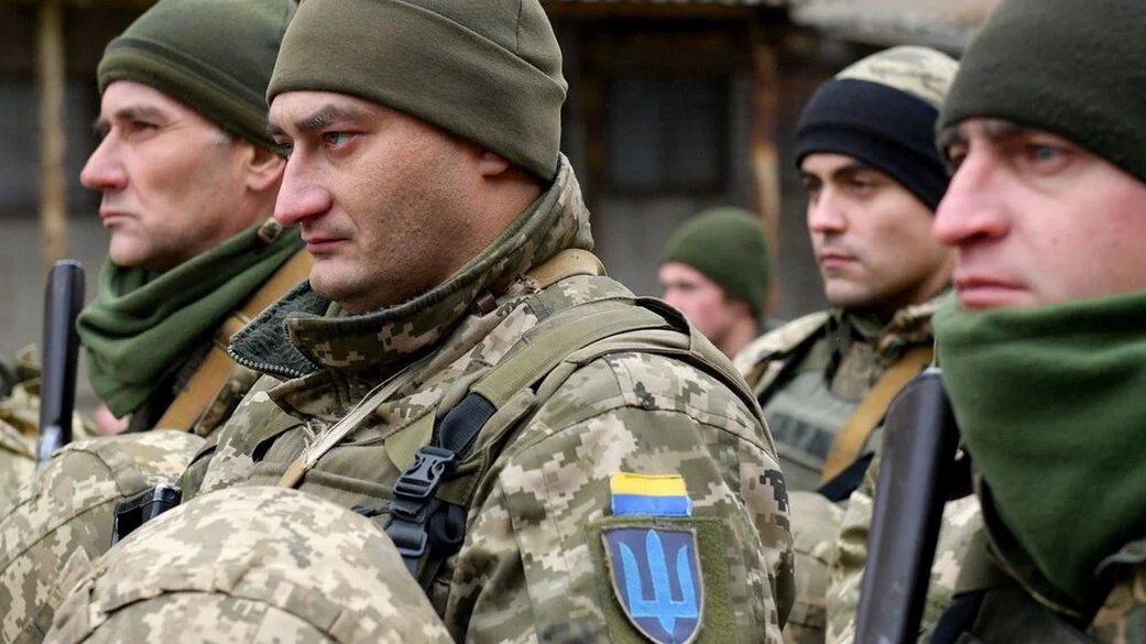 Украину готовят к снижению возраста мобилизации, заявил Рогов