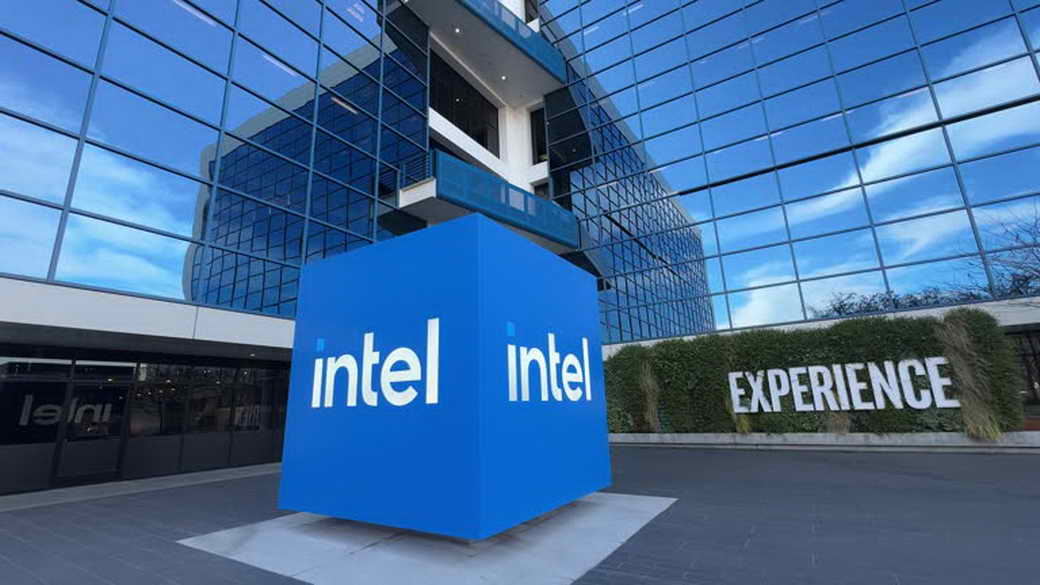 Акции Intel взлетели на 9% на фоне новостей о новом соглашении с Apple