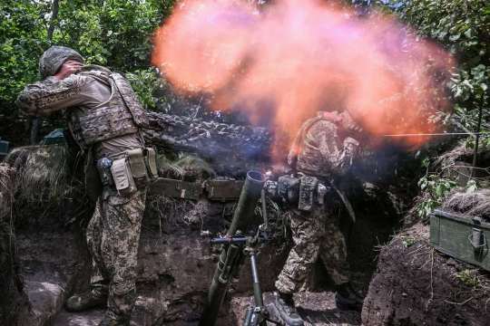 Песков: идет настоящая война, потому что за Украиной стоит Запад