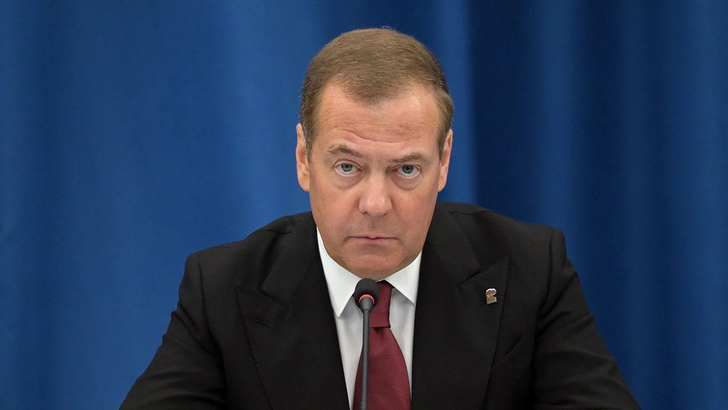 Медведев отреагировал на «угрозы» Каллас и Драпатого