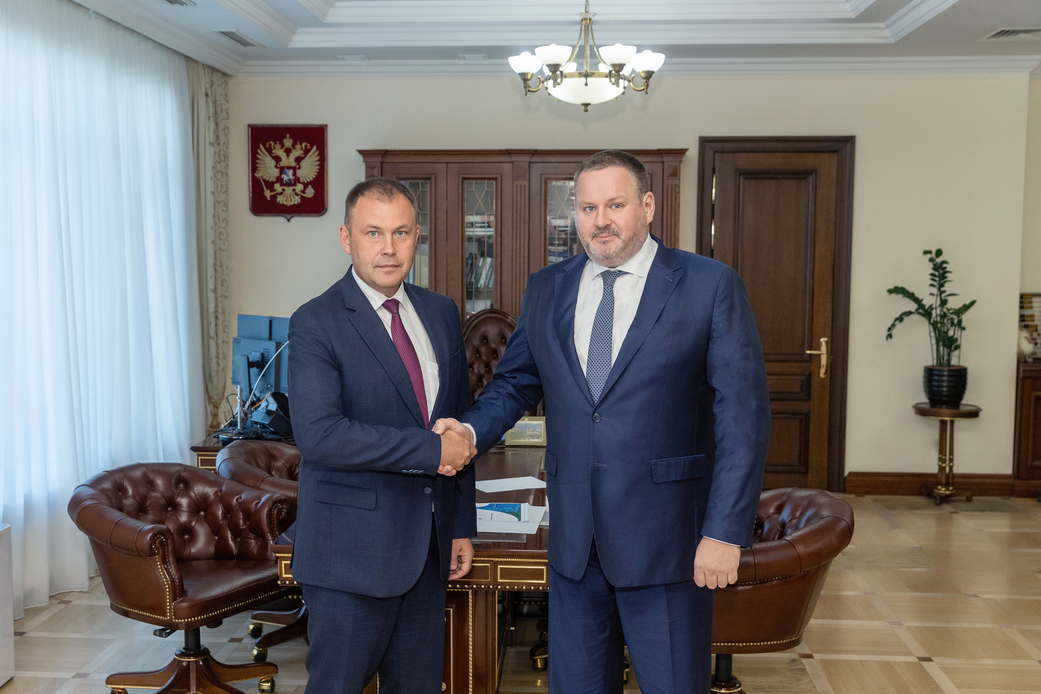 Илья Середюк: глава Минтруда РФ Антон Котяков поддержал проект строительства Центра реабилитации в Кузбассе Илья Середюк: глава Минтруда РФ Антон Котяков поддержал проект строительства Центра реабилитации в Кузбассе