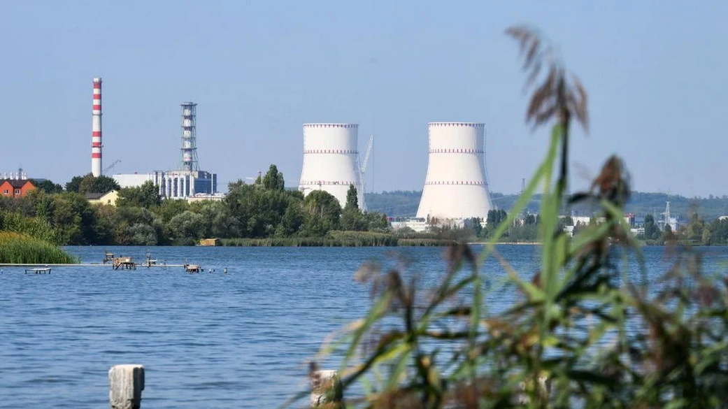 Дрон ВСУ взорвался на градирне Курской АЭС-2 Дрон ВСУ взорвался на градирне Курской АЭС-2