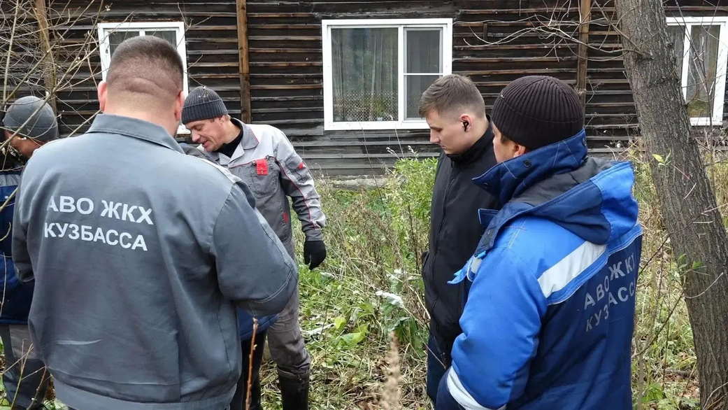 Аварийно-восстановительный отряд ЖКХ Кузбасса помогает отремонтировать водопроводные сети в Анжеро-Судженске Аварийно-восстановительный отряд ЖКХ Кузбасса помогает отремонтировать водопроводные сети в Анжеро-Судженске