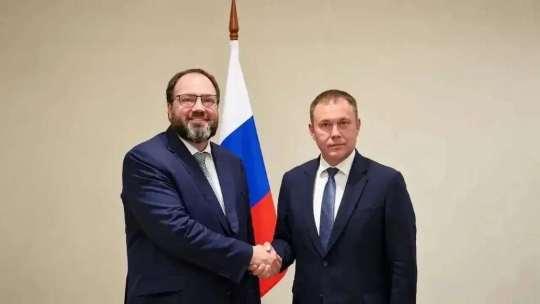 Илья Середюк и Максут Шадаев обсудили развитие инновационных цифровых проектов на территории Кузбасса Илья Середюк и Максут Шадаев обсудили развитие инновационных цифровых проектов на территории Кузбасса