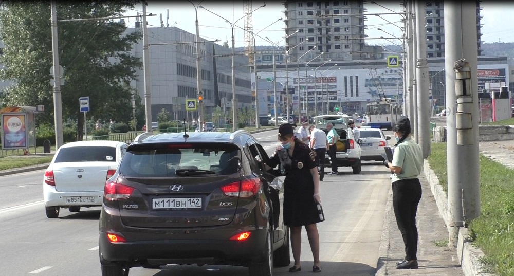 В Новокузнецке в ходе рейда инспекторы ГИБДД выявили 119 нарушений дорожных правил