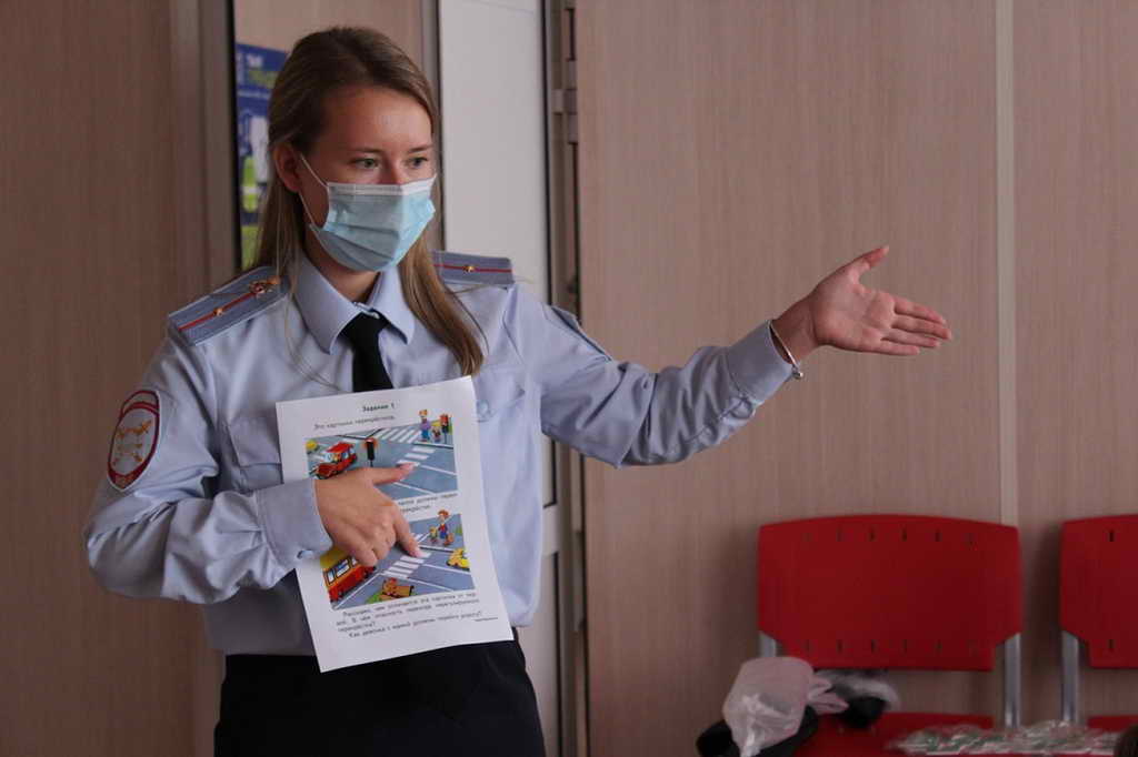 В Беловском районе инспекторы ГИБДД и педагоги провели для школьников игру по дорожной безопасности