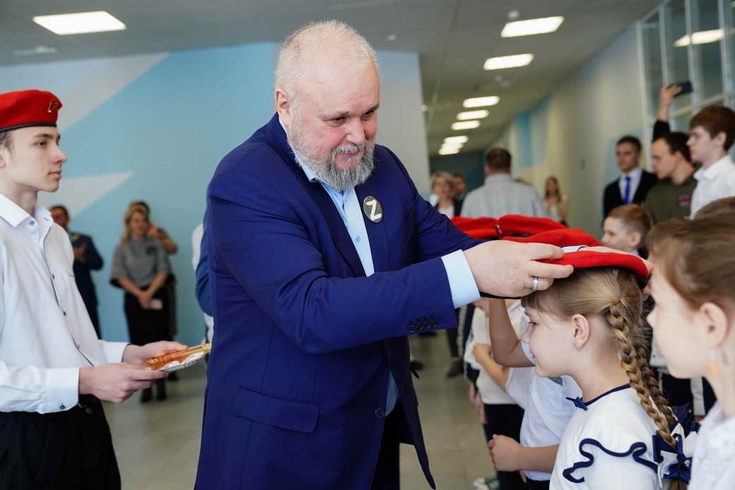 Сергей Цивилев проверил самую большую цифровую школу КуZбасса