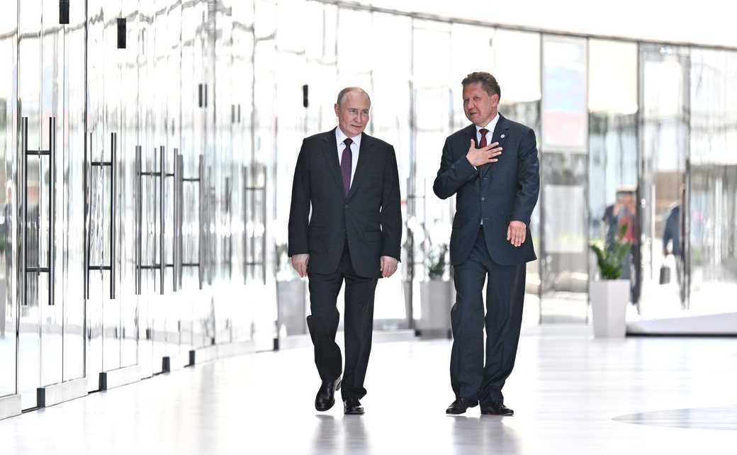 Владимир Путин посетил общественно-деловой комплекс «Лахта центр» в Санкт-Петербурге