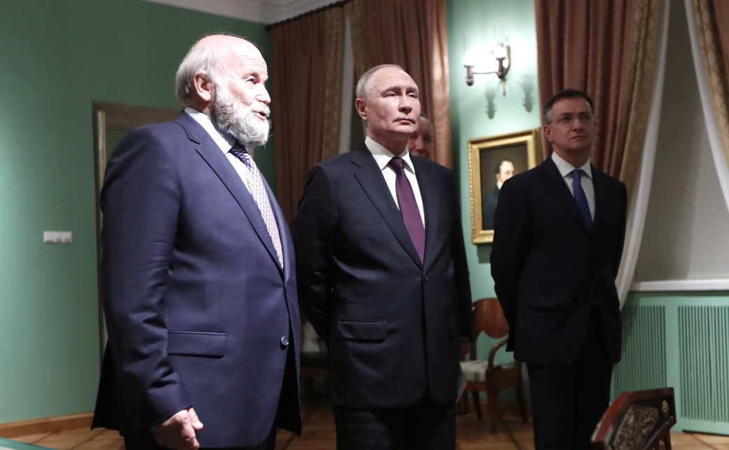 Владимир Путин посетил Государственный музей-заповедник «Царское Село» Владимир Путин посетил Государственный музей-заповедник «Царское Село»