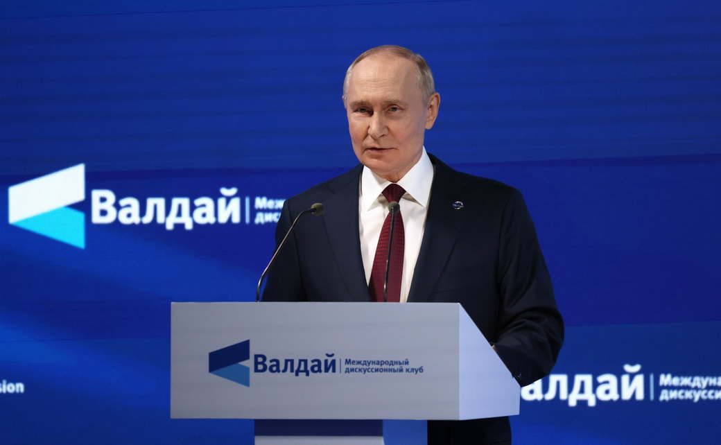 Путин назвал изображение России врагом рискованной игрой