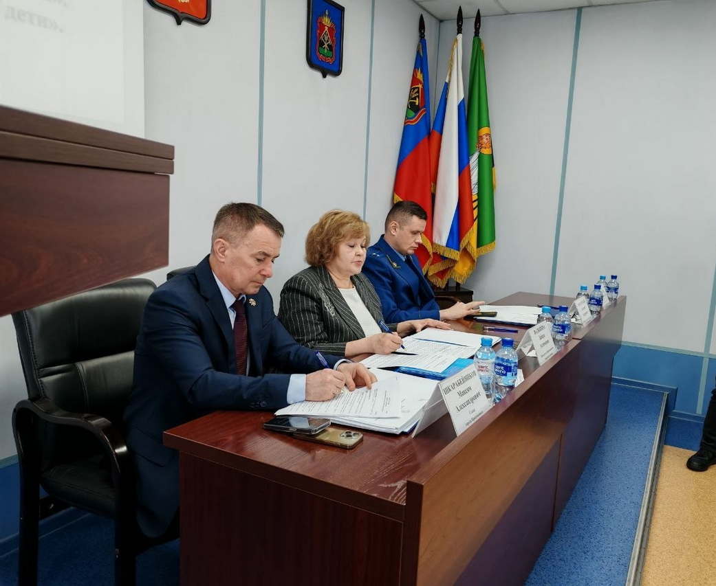 Глава Прокопьевска Максим Шкарабейников принял участие в 33-й сессии Прокопьевского городского Совета народных депутатов Глава Прокопьевска Максим Шкарабейников принял участие в 33-й сессии Прокопьевского городского Совета народных депутатов