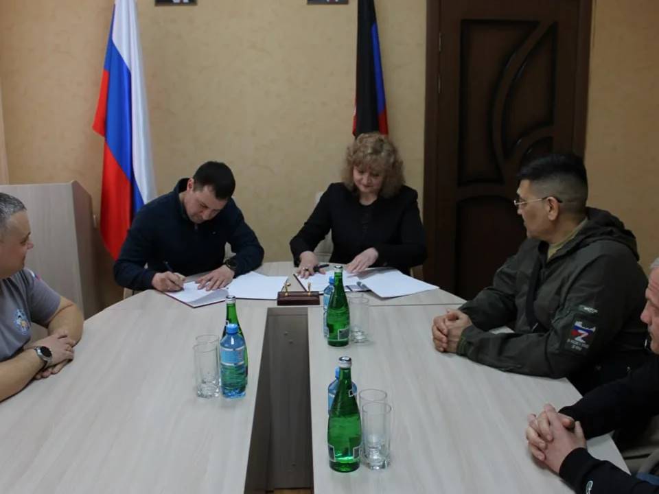 Делегация Кузбасса доставила очередную партию груза в Горловку Делегация Кузбасса доставила очередную партию груза в Горловку