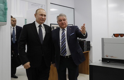 Путин ознакомился с новейшими разработками ученых в Курчатовском институте