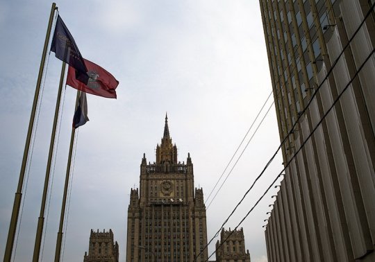Чрезвычайный и полномочный укол Чрезвычайный и полномочный укол