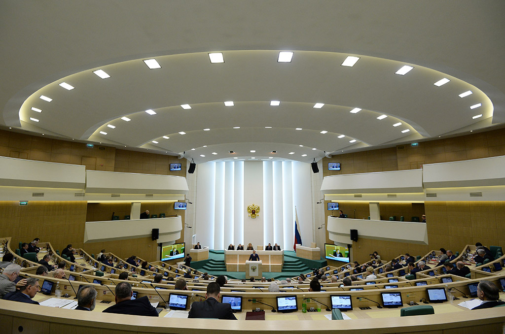 В Совфеде предложили прекратить закупки оружия в странах НАТО