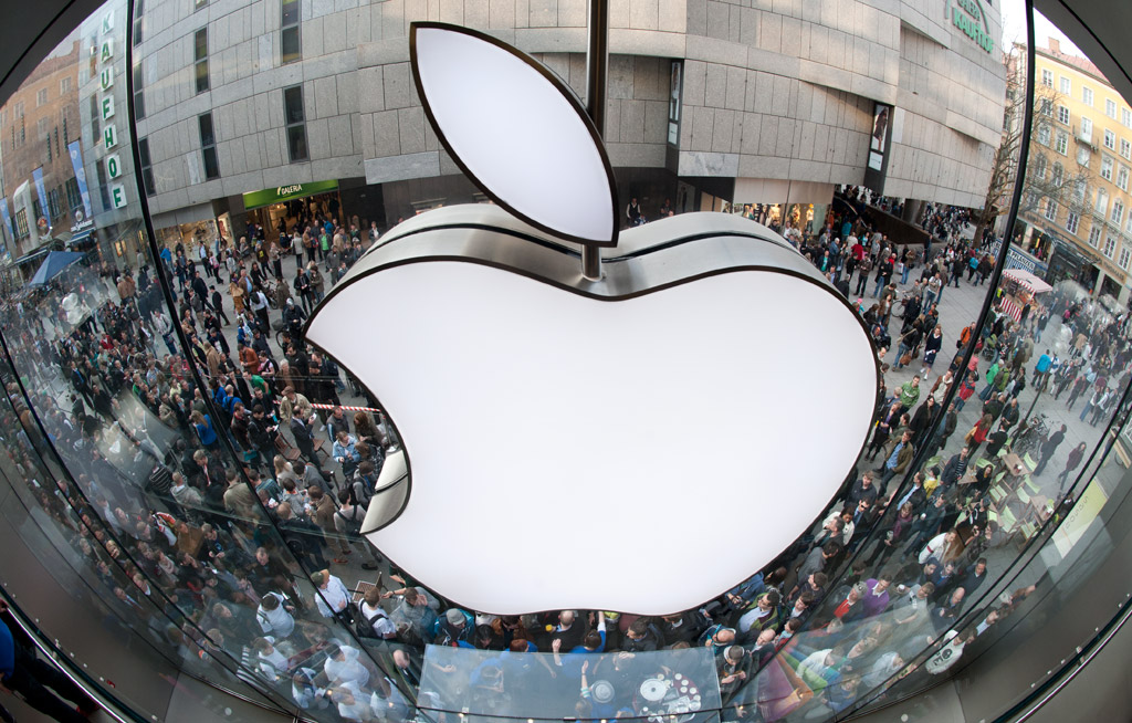 Продажи нового iPhone стартовали в России