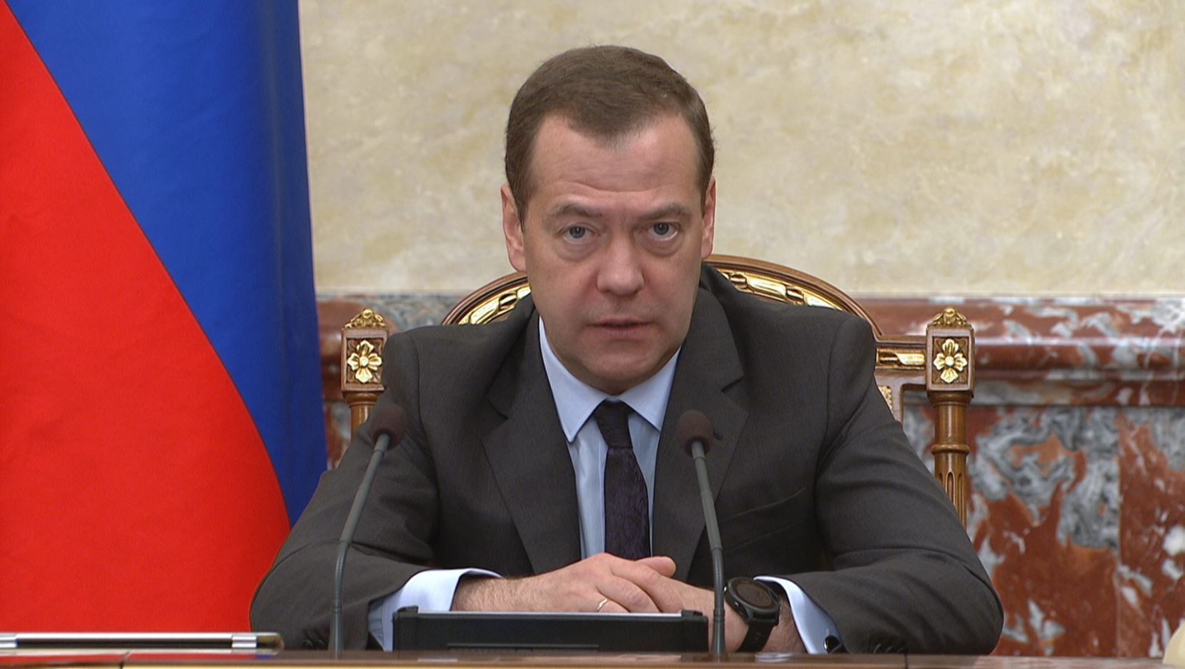 У Дмитрия Медведева появились часы для триатлона